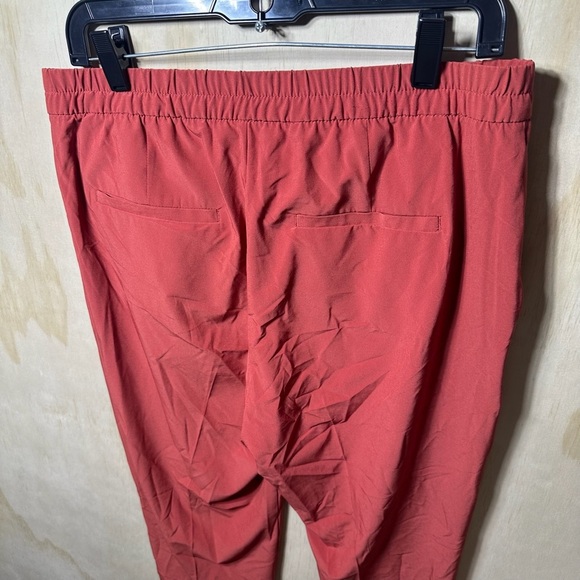 Banana Republic Men’s Red Chinos for Effortless Style Size Medium - Picture 6 of 8